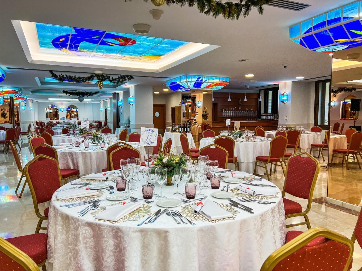 แปร์ลา มารีน่า Hotel เนร์คา ภายนอก รูปภาพ