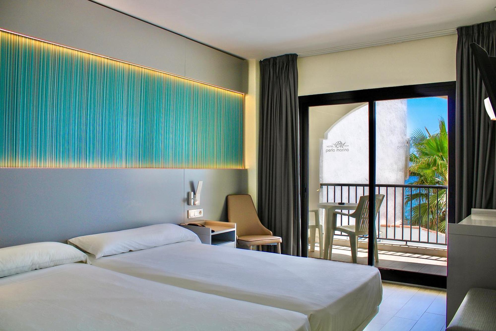 แปร์ลา มารีน่า Hotel เนร์คา ภายนอก รูปภาพ