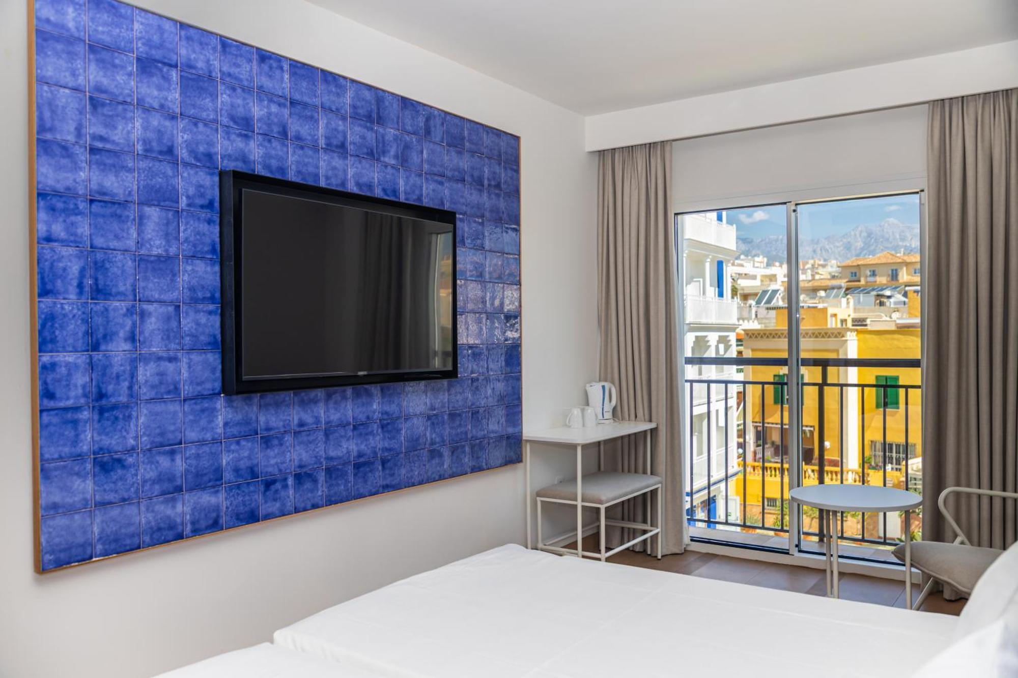 แปร์ลา มารีน่า Hotel เนร์คา ภายนอก รูปภาพ
