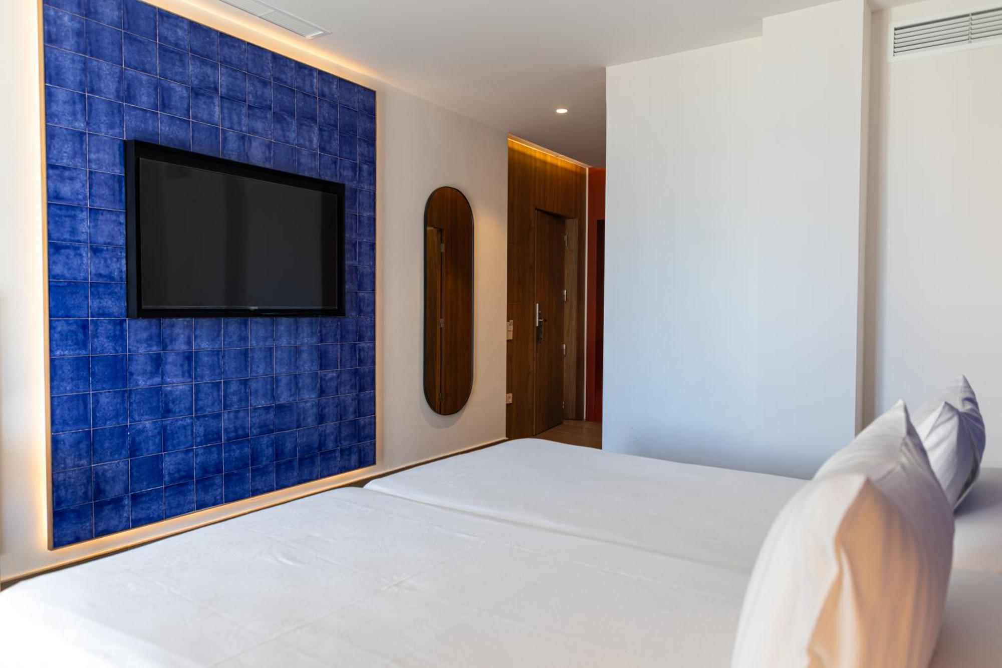 แปร์ลา มารีน่า Hotel เนร์คา ภายนอก รูปภาพ