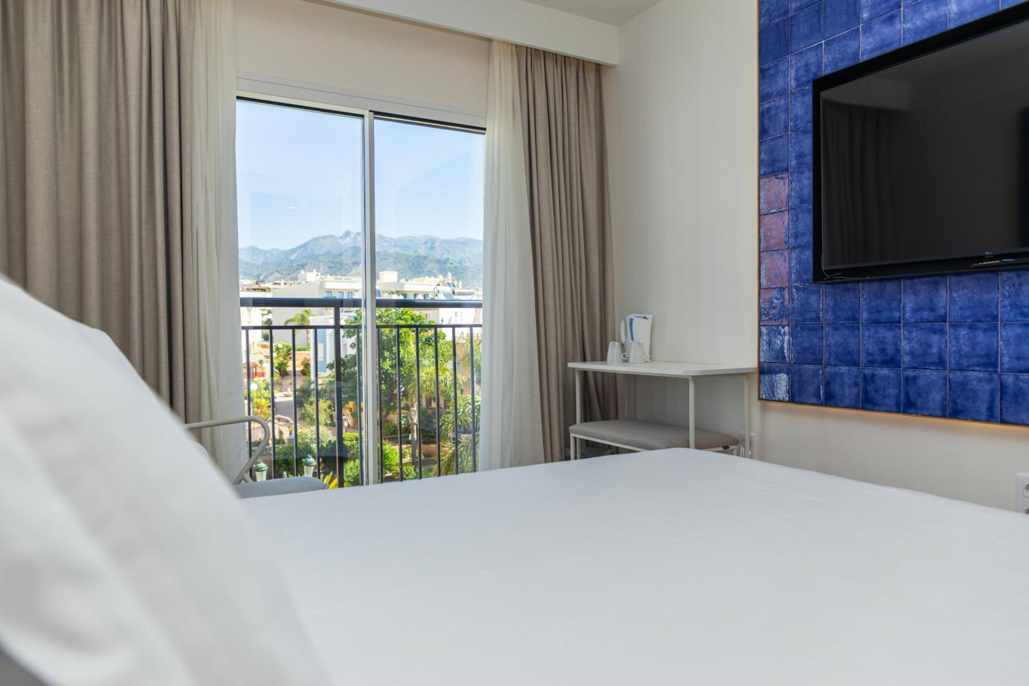 แปร์ลา มารีน่า Hotel เนร์คา ภายนอก รูปภาพ