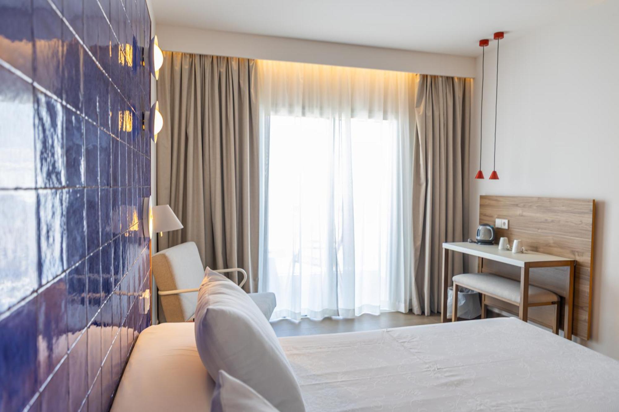 แปร์ลา มารีน่า Hotel เนร์คา ภายนอก รูปภาพ