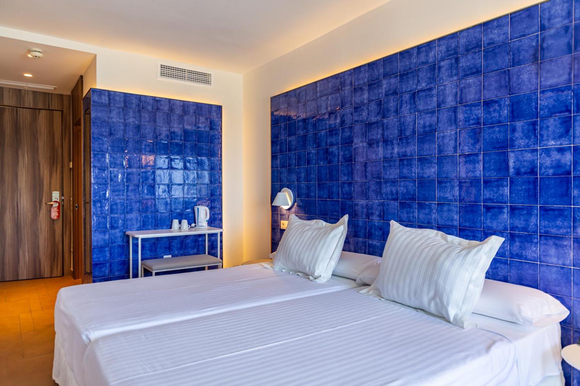 แปร์ลา มารีน่า Hotel เนร์คา ภายนอก รูปภาพ